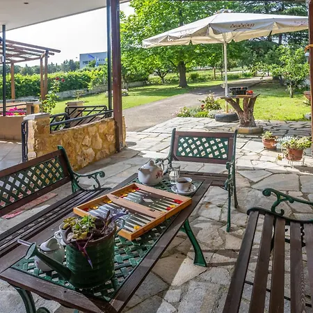 Platanus Retreat بيت للعطل